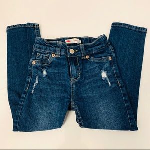 Levi’s Distressed Boyfriend Jeans for Girls